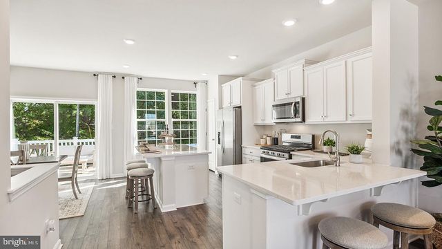 515 N PALACE DR, Glassboro, NJ 08028