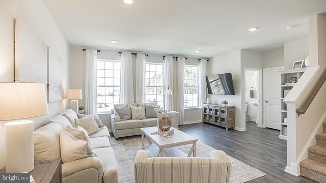 515 N PALACE DR, Glassboro, NJ 08028