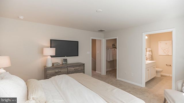 515 N PALACE DR, Glassboro, NJ 08028