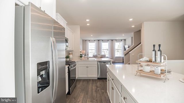 515 N PALACE DR, Glassboro, NJ 08028