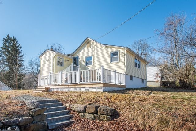 40 Kingsland Rd, West Milford Twp., NJ 07421