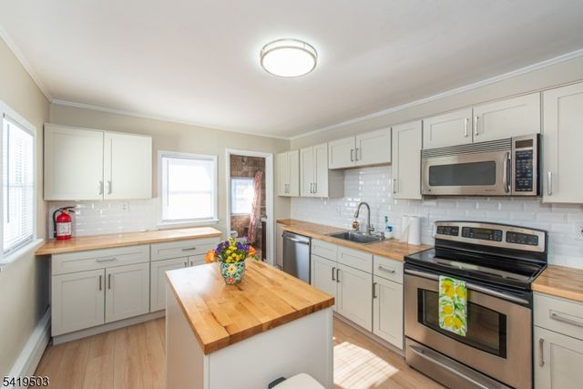 40 Kingsland Rd, West Milford Twp., NJ 07421