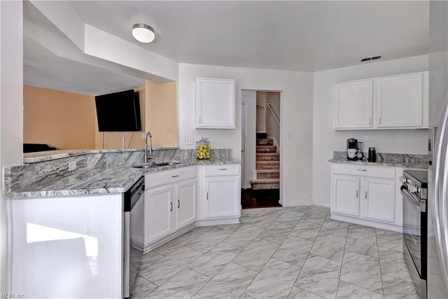 266 Cabell DR, Newport News, VA 23602