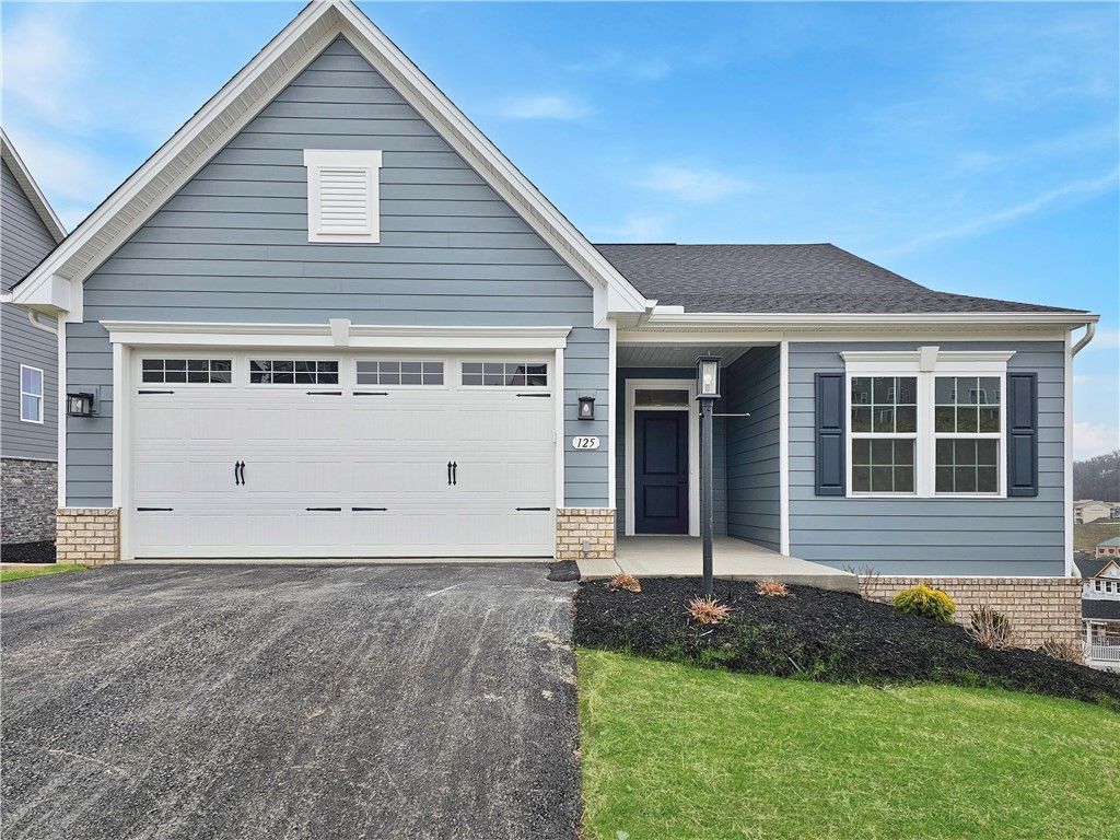 125 Black Oak Lane, South Strabane, PA 15301