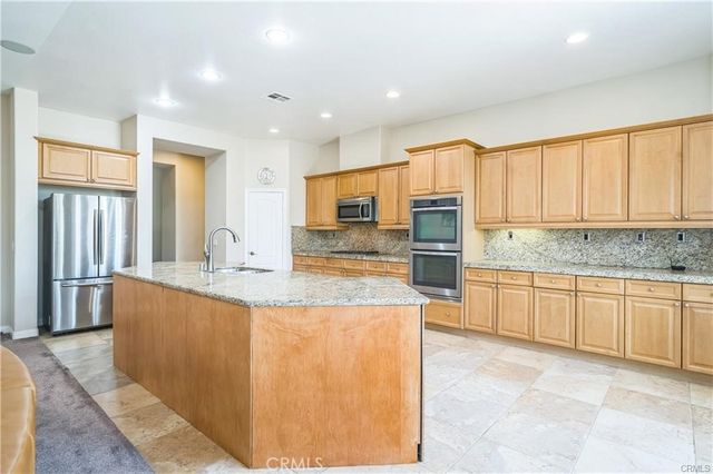 2 Villa Roma, Lake Elsinore, CA 92532