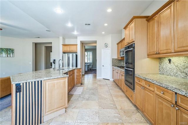 2 Villa Roma, Lake Elsinore, CA 92532