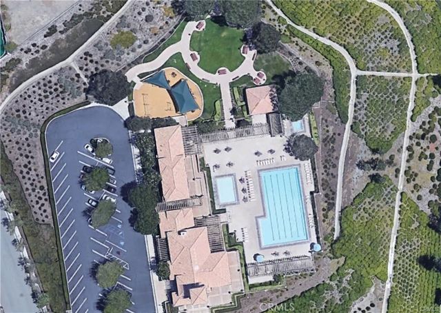 2 Villa Roma, Lake Elsinore, CA 92532