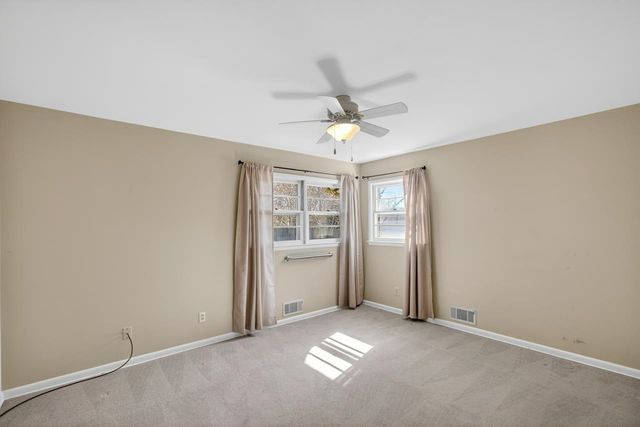 1022 N Stratford Ln, Wichita, KS 67206