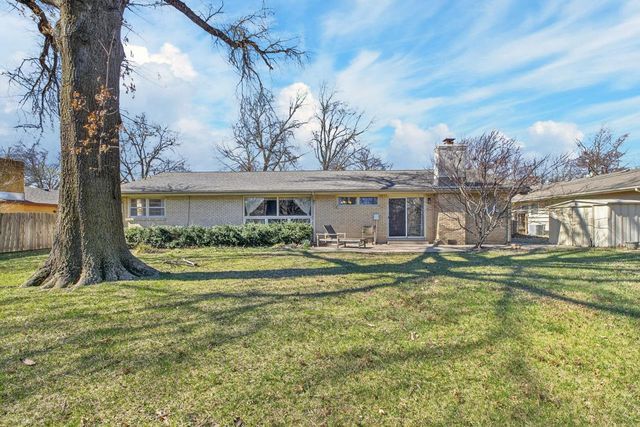 1022 N Stratford Ln, Wichita, KS 67206