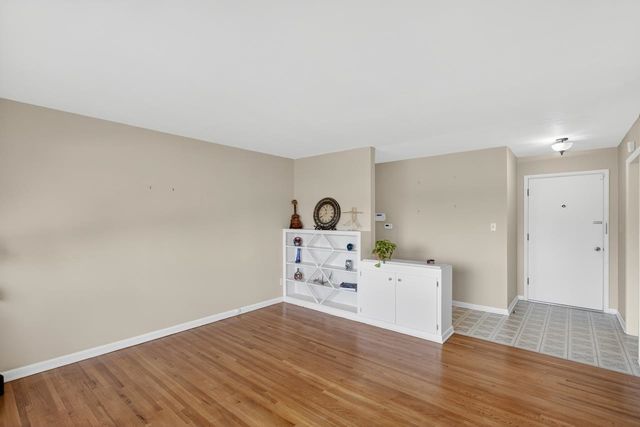 1022 N Stratford Ln, Wichita, KS 67206