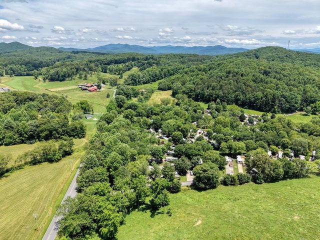61 Apache Bend Road, Blairsville, GA 30512