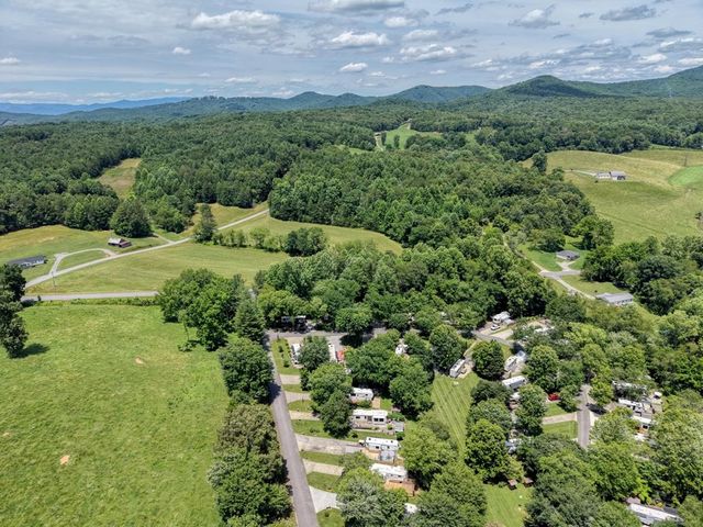 61 Apache Bend Road, Blairsville, GA 30512