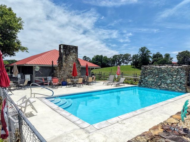 61 Apache Bend Road, Blairsville, GA 30512