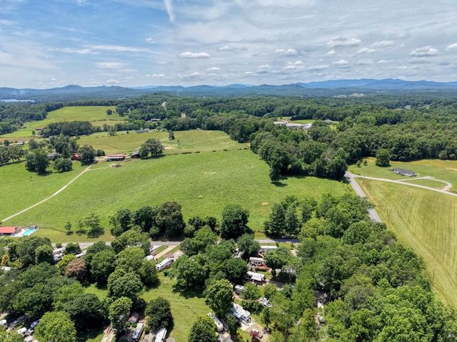 61 Apache Bend Road, Blairsville, GA 30512