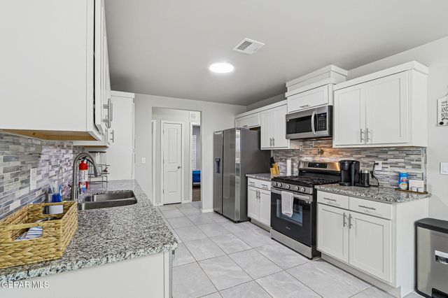 664 Paseo Modesto Drive, Horizon City, TX 79928