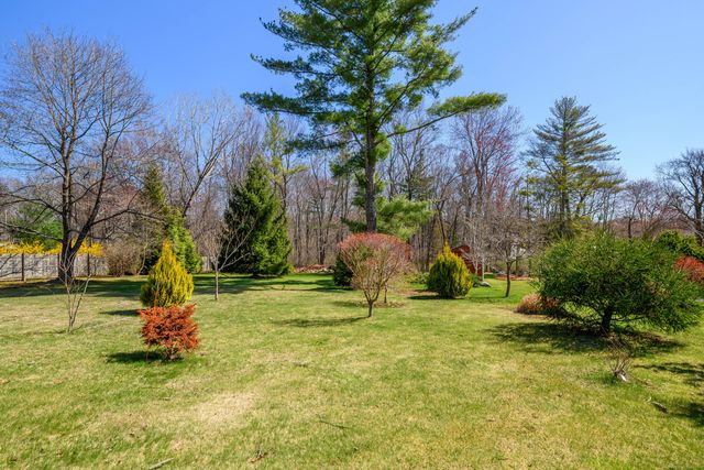 7 McNeil Road, Bethel, CT 06801