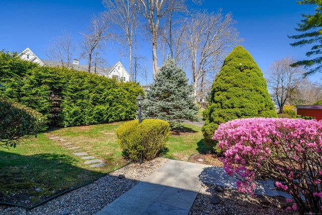 7 McNeil Road, Bethel, CT 06801