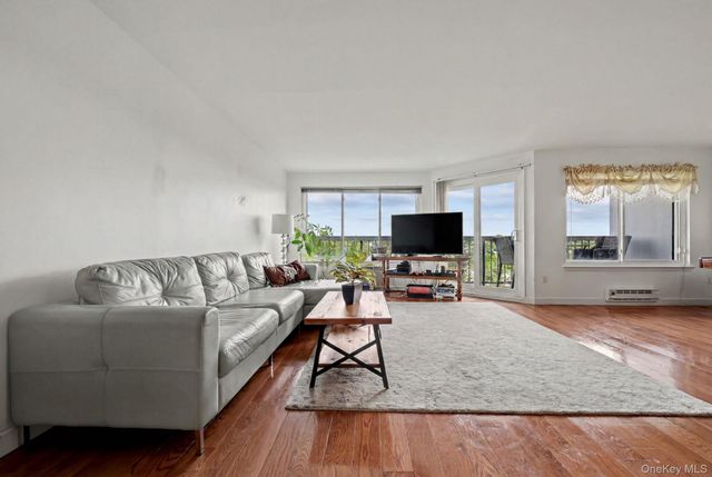 500 High Point Drive 810, Hartsdale, NY 10530