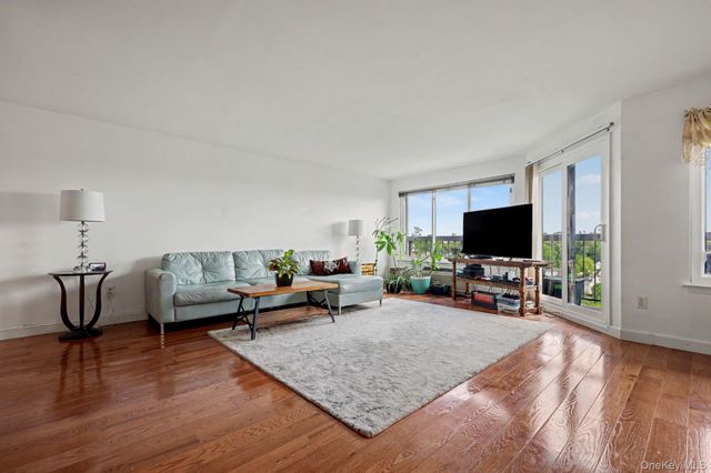 500 High Point Drive 810, Hartsdale, NY 10530