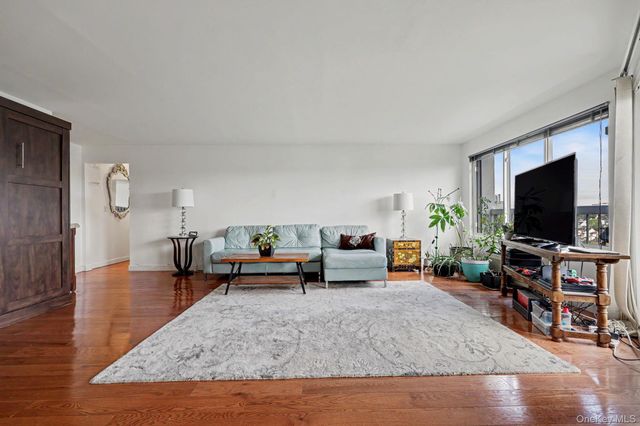 500 High Point Drive 810, Hartsdale, NY 10530