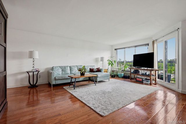 500 High Point Drive 810, Hartsdale, NY 10530