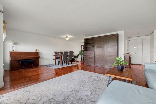 500 High Point Drive 810, Hartsdale, NY 10530