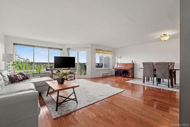 500 High Point Drive 810, Hartsdale, NY 10530