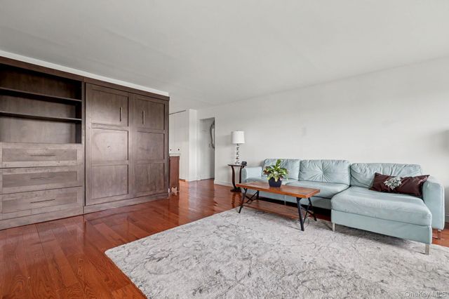 500 High Point Drive 810, Hartsdale, NY 10530