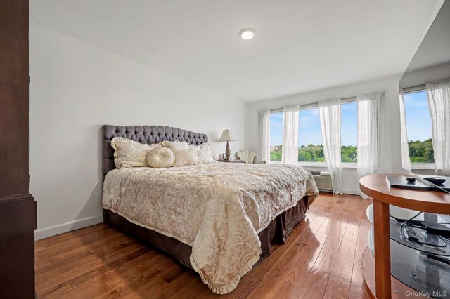 500 High Point Drive 810, Hartsdale, NY 10530