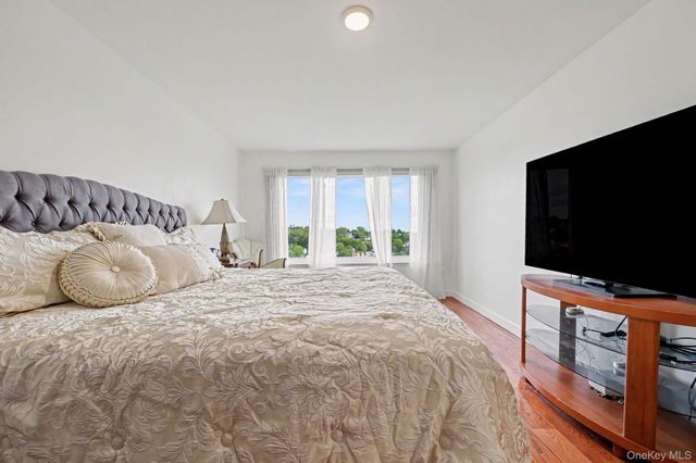 500 High Point Drive 810, Hartsdale, NY 10530