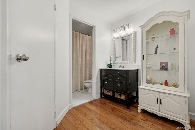 500 High Point Drive 810, Hartsdale, NY 10530