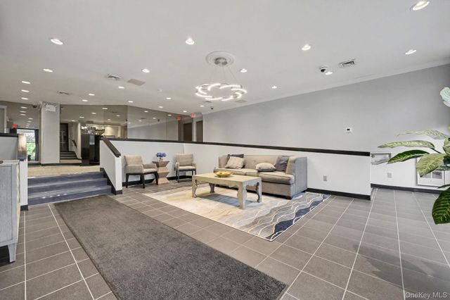 500 High Point Drive 810, Hartsdale, NY 10530