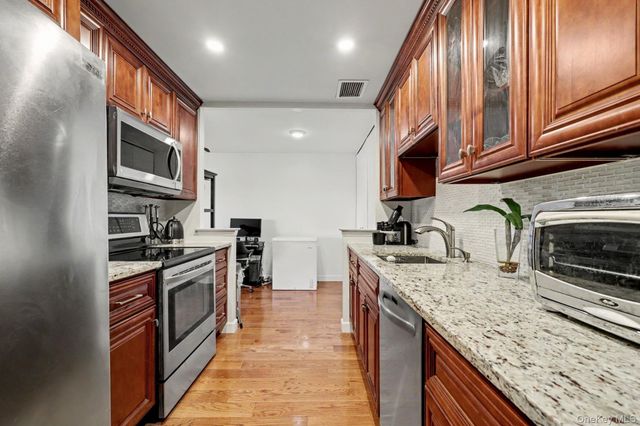 500 High Point Drive 810, Hartsdale, NY 10530
