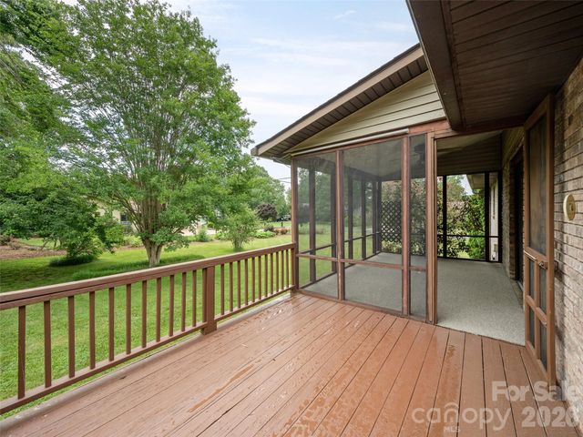 2 Bannerwood Drive, Horse Shoe, NC 28742