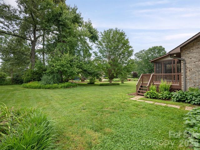 2 Bannerwood Drive, Horse Shoe, NC 28742