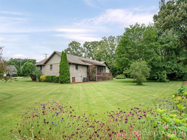 2 Bannerwood Drive, Horse Shoe, NC 28742
