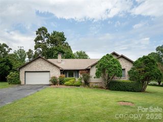 2 Bannerwood Drive, Horse Shoe, NC 28742