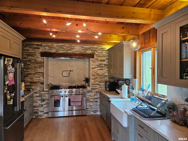 1077 Knox Rd 500 E Road, Galesburg, IL 61401