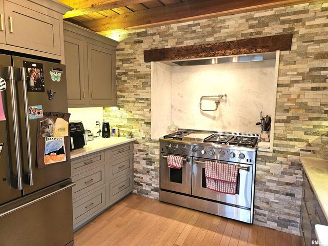 1077 Knox Rd 500 E Road, Galesburg, IL 61401