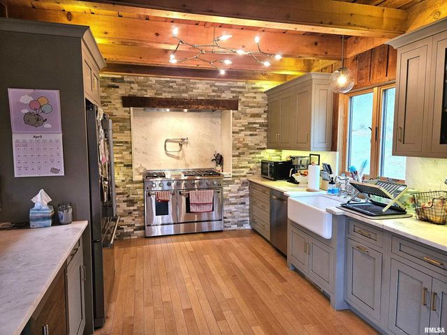 1077 Knox Rd 500 E Road, Galesburg, IL 61401