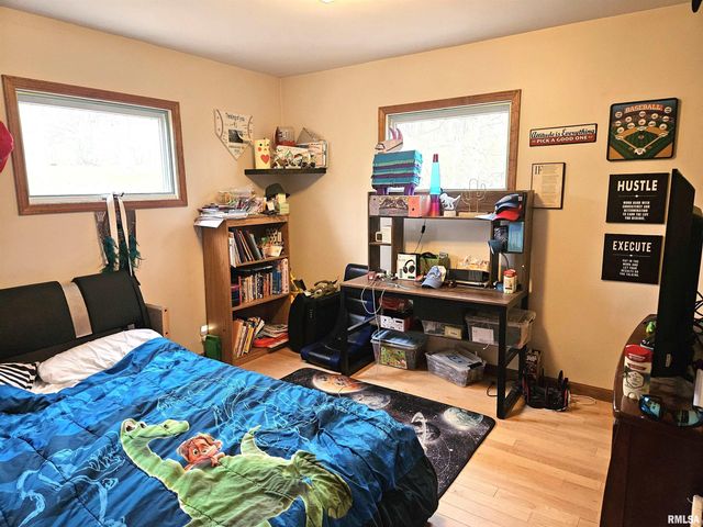 1077 Knox Rd 500 E Road, Galesburg, IL 61401