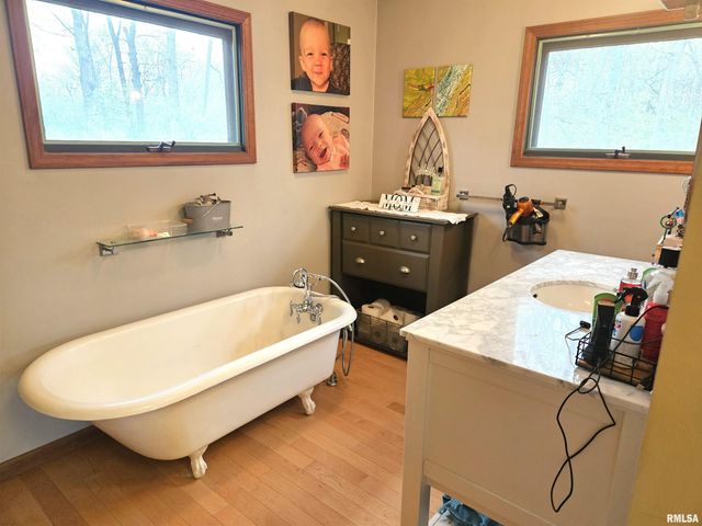 1077 Knox Rd 500 E Road, Galesburg, IL 61401