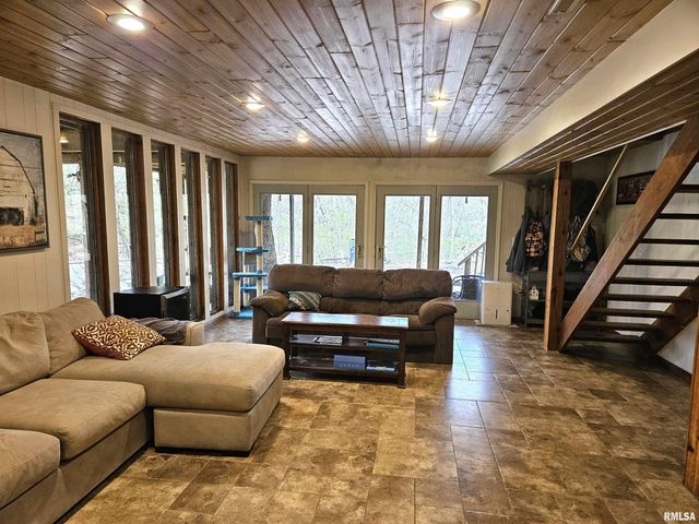 1077 Knox Rd 500 E Road, Galesburg, IL 61401