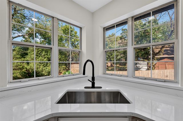 18641 Woodbriar Lane, Catoosa, OK 74015