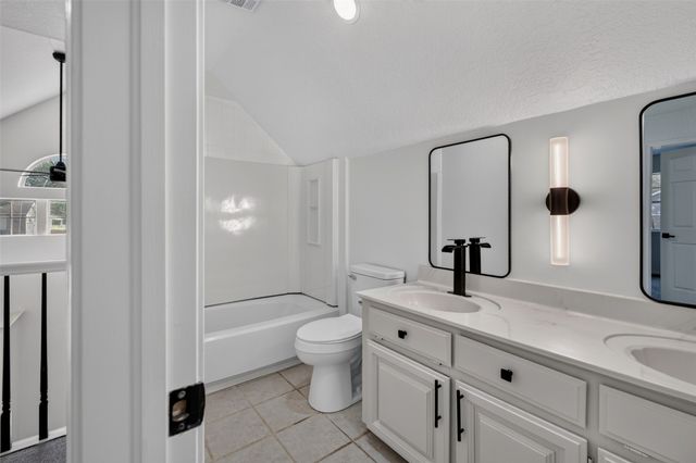 18641 Woodbriar Lane, Catoosa, OK 74015