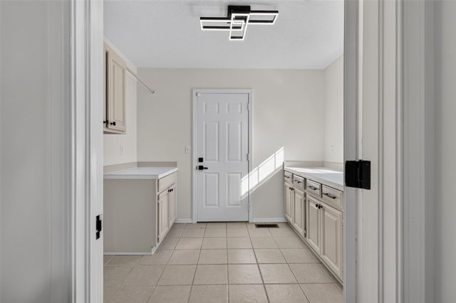 18641 Woodbriar Lane, Catoosa, OK 74015
