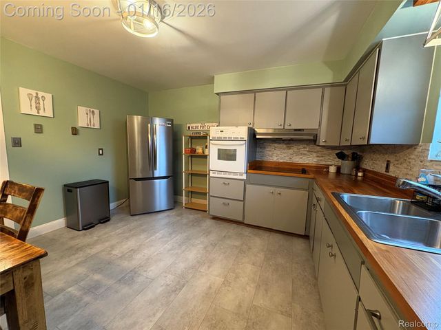 27972 Waltz Road, Huron Charter Township, MI 48164