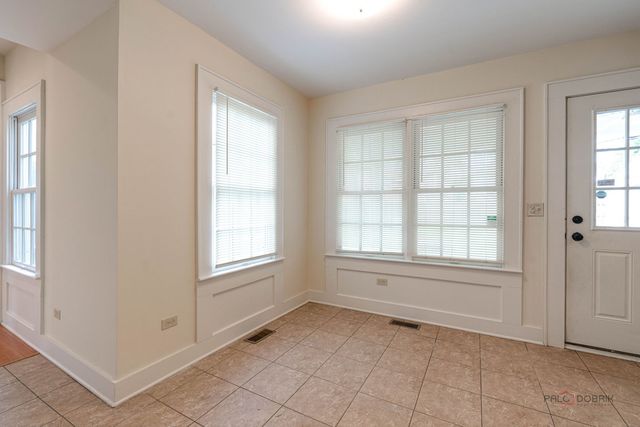 430 N Sheridan Road, Waukegan, IL 60085