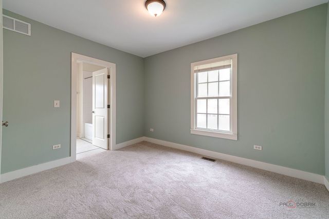 430 N Sheridan Road, Waukegan, IL 60085
