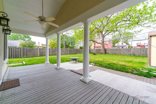 430 N Sheridan Road, Waukegan, IL 60085